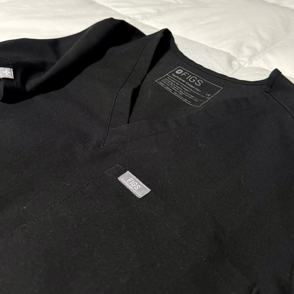 Women’s Fig Scrub Top XS